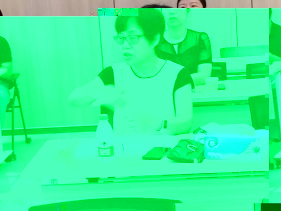 說明: 評委周又玲