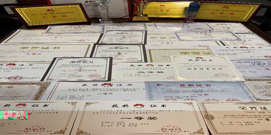 說明: 理科實驗班獲獎圖片